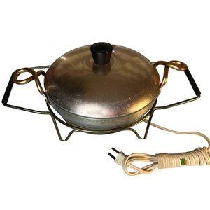 Vintage Electric Chafer Hallie Wear-Ever no 2107 7”